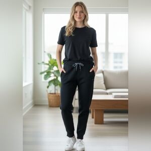 😻 3/$30 Jaanuu 4 Pocket Scrub Joggers in Black size XS